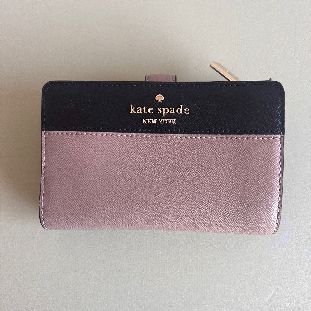 kate spade Medium Bifold Wallet in Toasted Hazelnut Multi